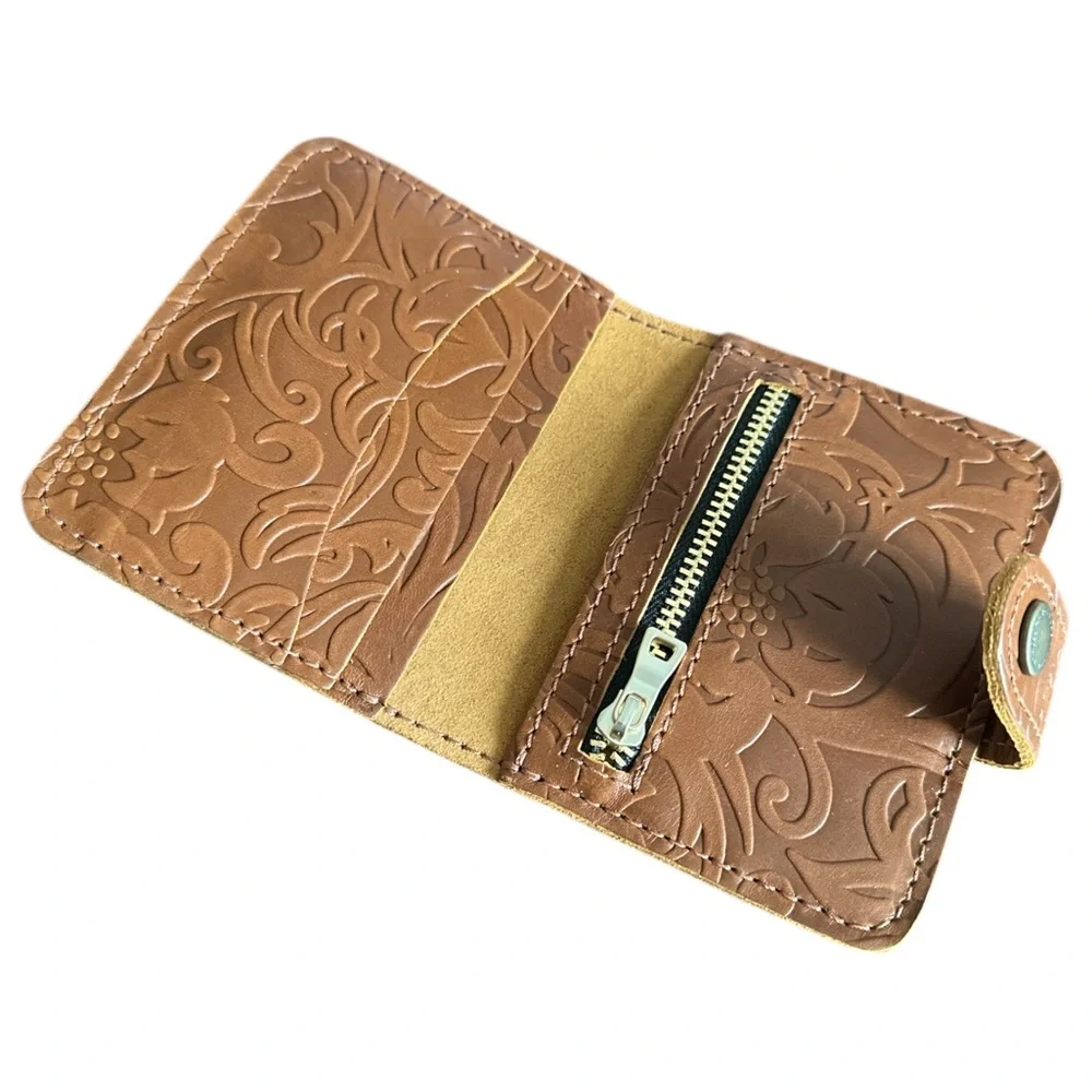 Portland Leather Mini‎ Bifold Wallet Embossed Meadow NWT - Picture 3 of 9